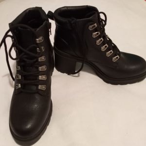 Black, size 8 women's, combat boots